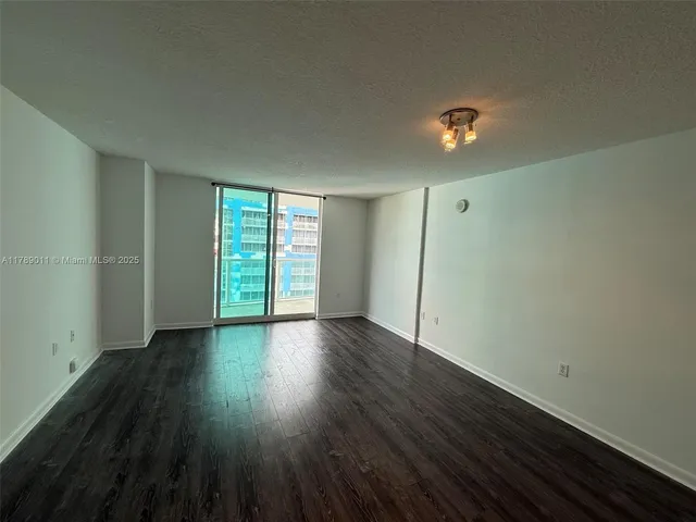$470,000 | 2101 Brickell Avenue, Unit 1002, Miami, FL 33129