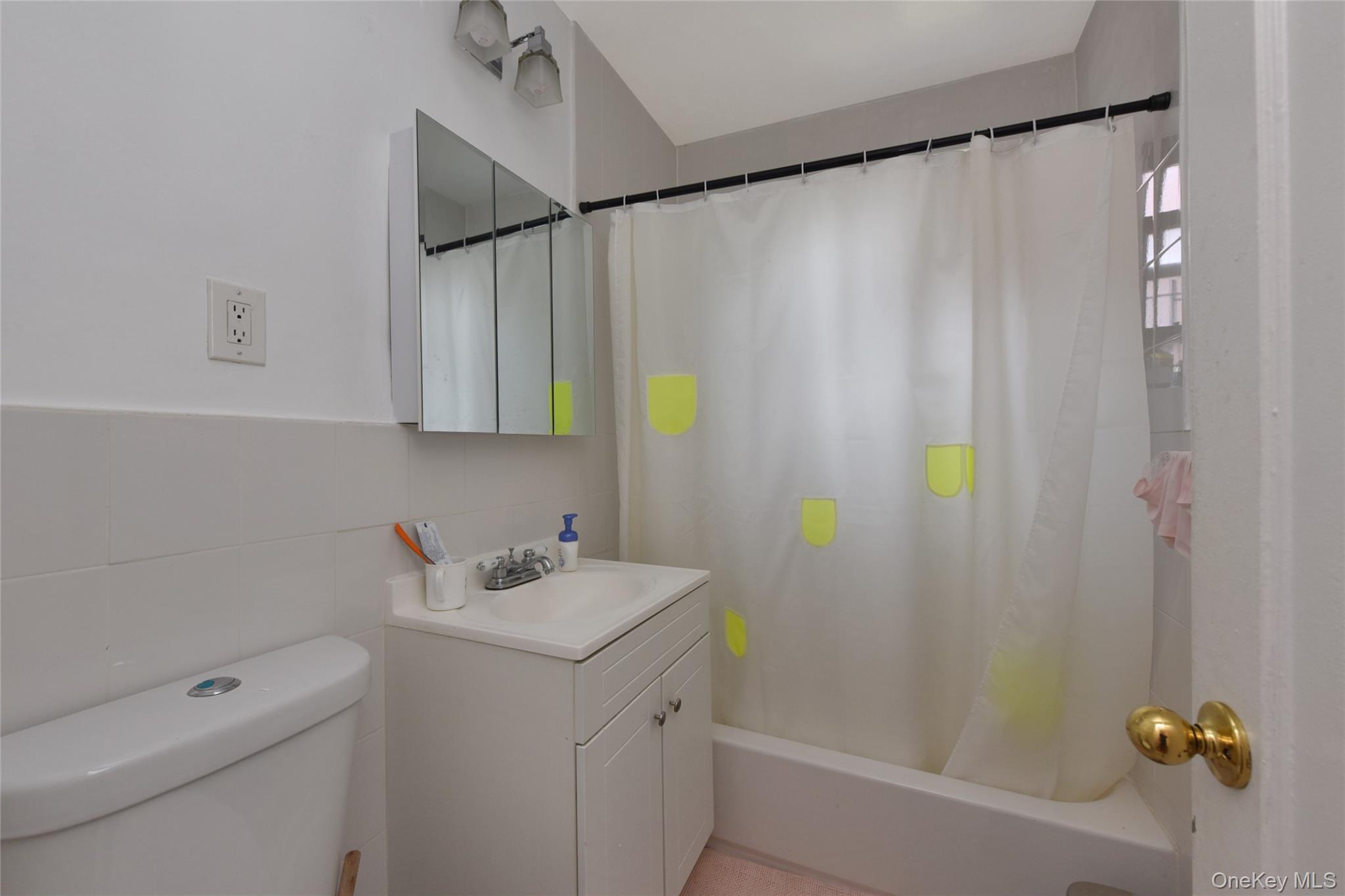141-16 25th Road, Unit 2A Queens, NY 11354 - Photo 7 of 10