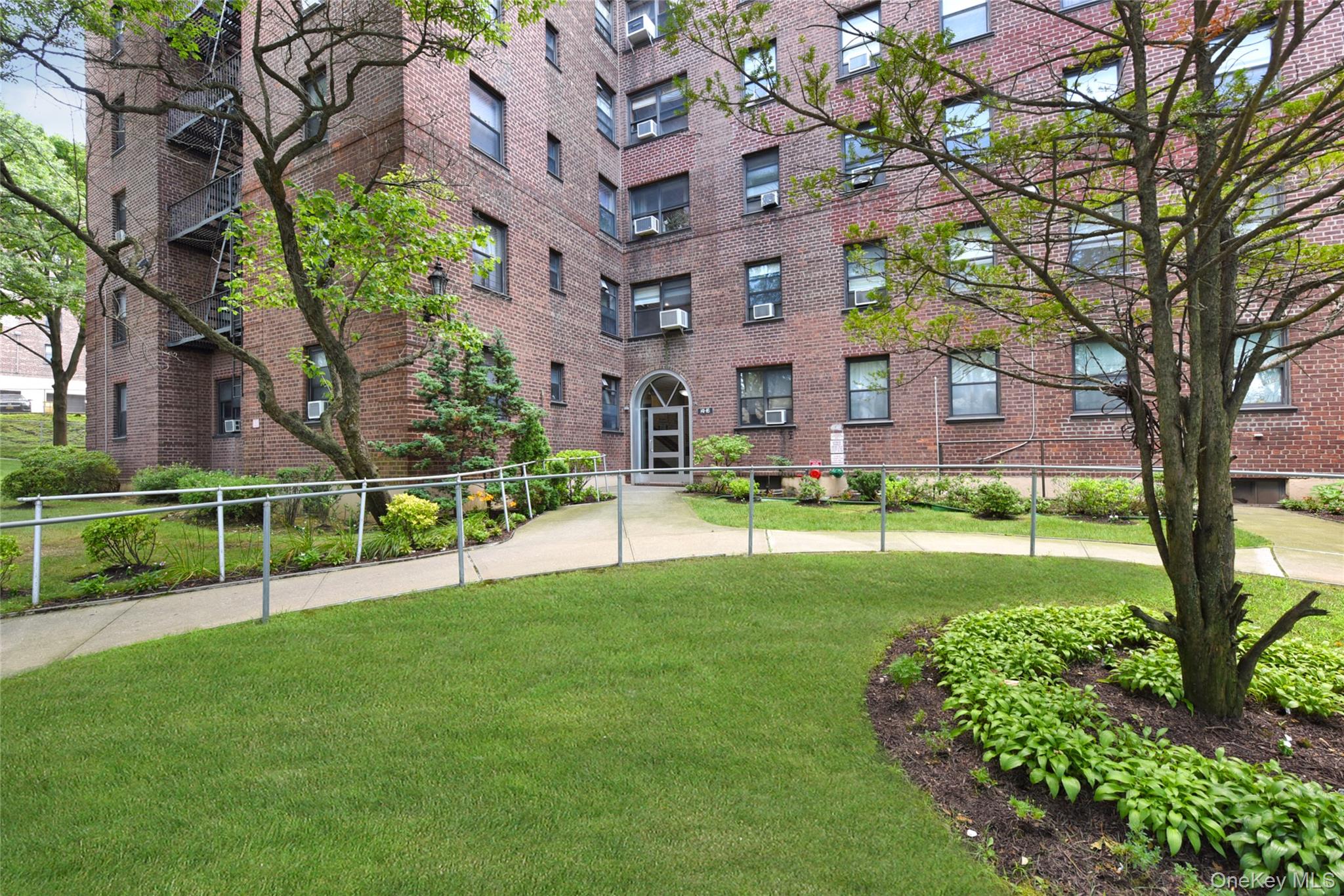141-16 25th Road, Unit 2A Queens, NY 11354 - Photo 9 of 10