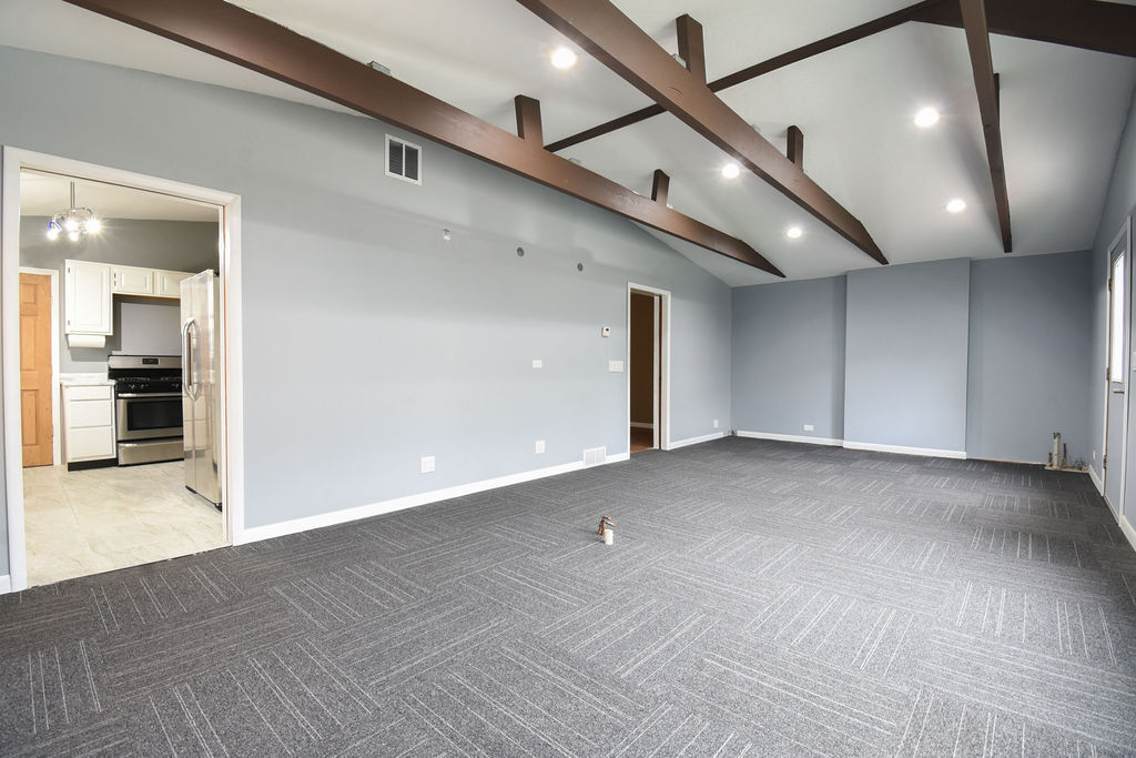 2204 West Central Road Rolling Meadows, IL 60008 - Photo 5 of 29