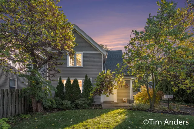 $454,900 | 142 Carlton Avenue Southeast, Grand Rapids, MI 49506