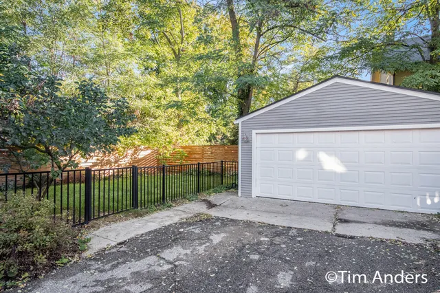 $454,900 | 142 Carlton Avenue Southeast, Grand Rapids, MI 49506