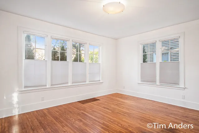 $454,900 | 142 Carlton Avenue Southeast, Grand Rapids, MI 49506