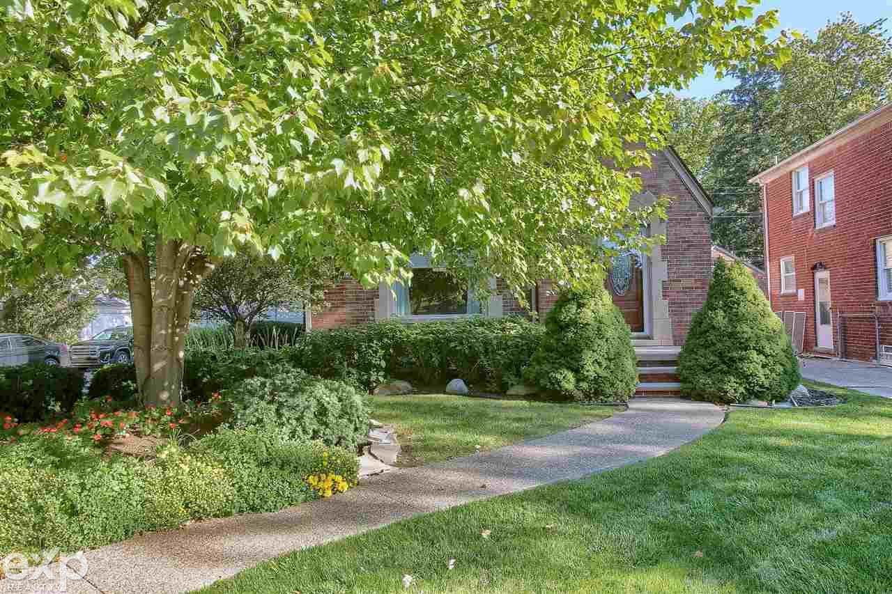 1208 Vernier Road Grosse Pointe Woods, MI 48236 - Photo 3 of 26