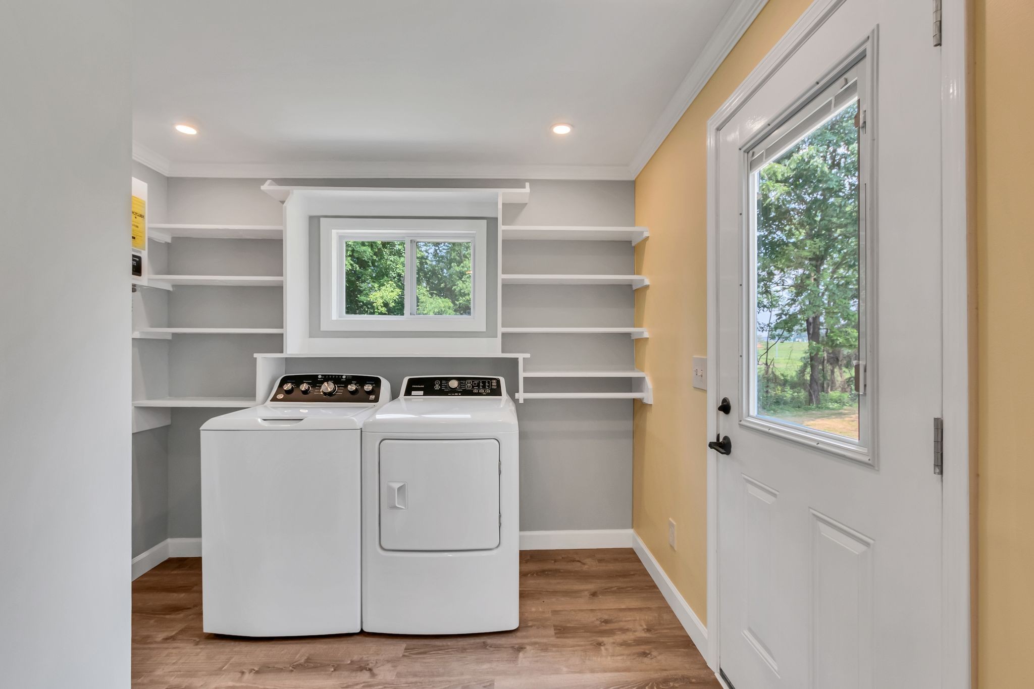 325 Francis Road Decherd, TN 37324 - Photo 17 of 27 a utility room with washer and dryer