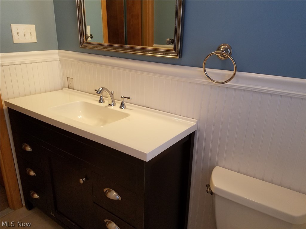 6023 Ascot Road Cleveland, OH 44124 - Photo 6 of 16