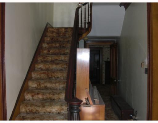 333 Pleasant Valley Road Washington, PA 15301 - Photo 2 of 17 Other. staircase
