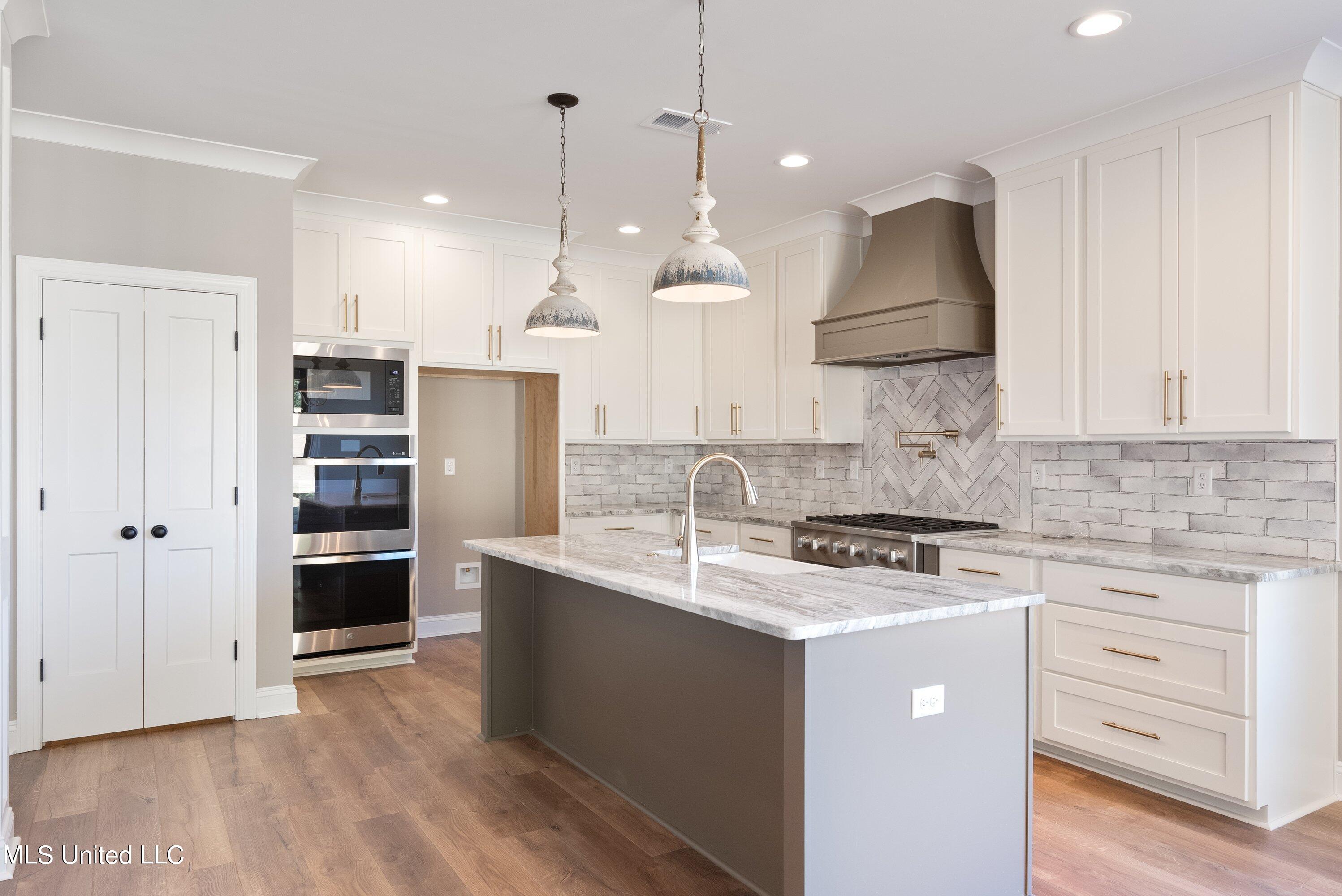 1518 Ashtons Lane Hernando, MS 38632 - Photo 7 of 20 IMG_4237