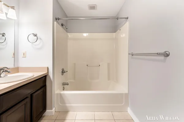 $219,900 | 940 Monroe Avenue Northwest, Unit 531, Grand Rapids, MI 49503