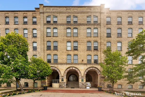 $219,900 | 940 Monroe Avenue Northwest, Unit 531, Grand Rapids, MI 49503