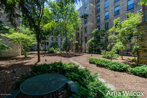 $219,900 | 940 Monroe Avenue Northwest, Unit 531, Grand Rapids, MI 49503