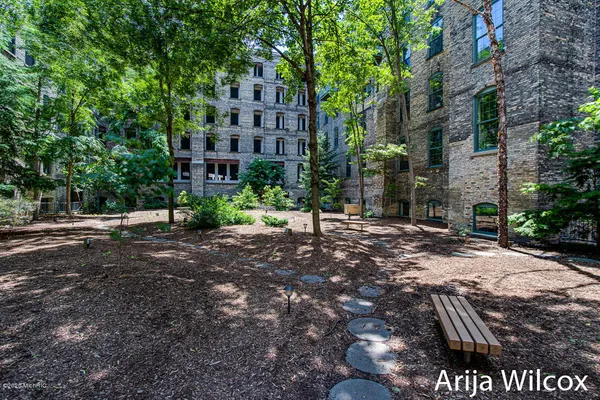 $219,900 | 940 Monroe Avenue Northwest, Unit 531, Grand Rapids, MI 49503