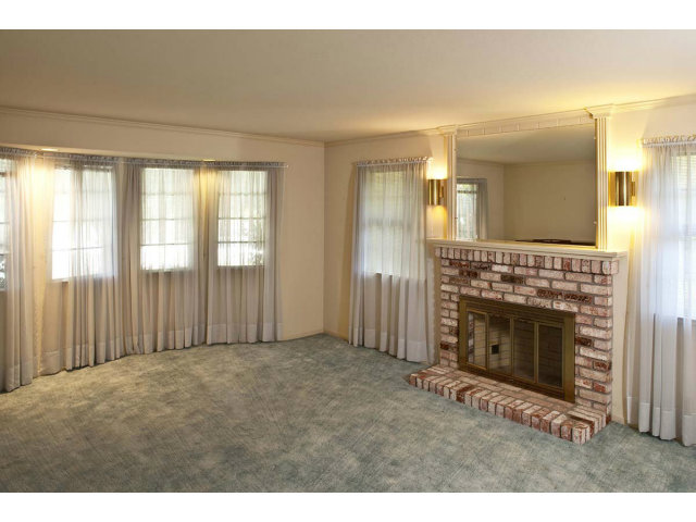 18605 Ranchito Del Rio Drive Salinas, CA 93908 - Photo 5 of 11 Gallery Image 5