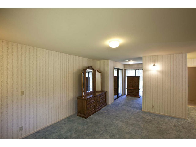 18605 Ranchito Del Rio Drive Salinas, CA 93908 - Photo 7 of 11 Gallery Image 7