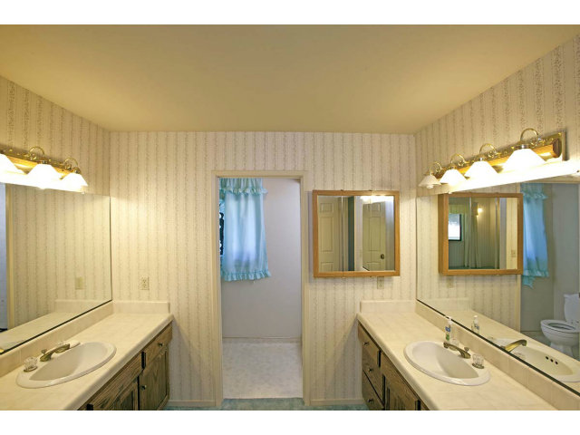 18605 Ranchito Del Rio Drive Salinas, CA 93908 - Photo 8 of 11 Gallery Image 8
