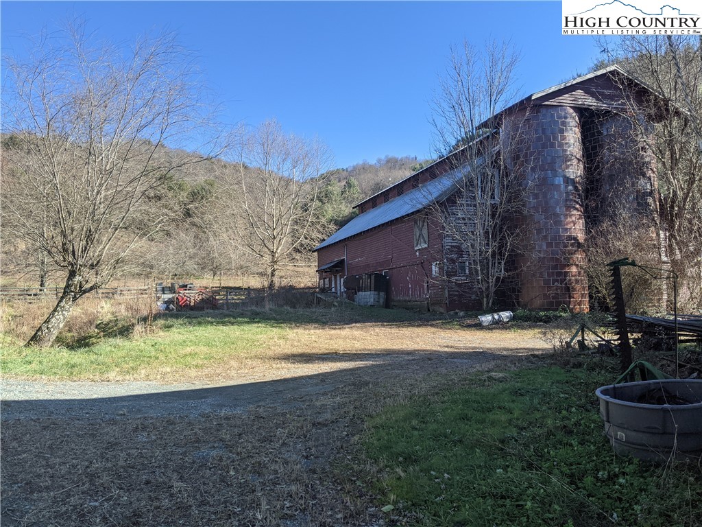 3758 Rush Branch Road Sugar Grove, NC 28679 - Photo 7 of 32 Gallery Image 7