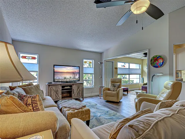 $250,000 | 611 Chestnut Lane, Unit NONE, Englewood, FL 34223