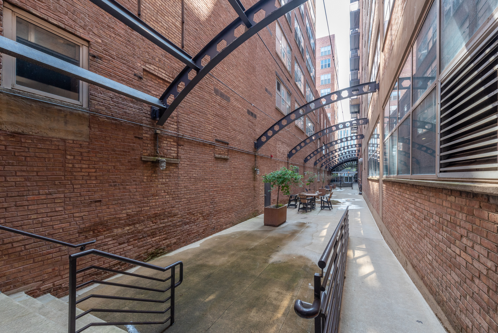 500 South Clinton Street, Unit 230 Chicago, IL 60607 - Photo 25 of 31 a view of a patio with a yard
