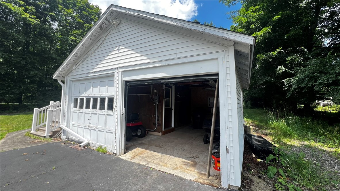 1844 Acorn Road Elmira, NY 14905 - Photo 3 of 36