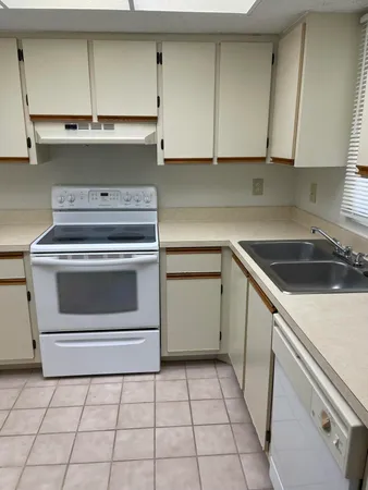 $1,750 | 1550 Southeast Royal Green Circle, Unit P203, Port St. Lucie, FL 34952