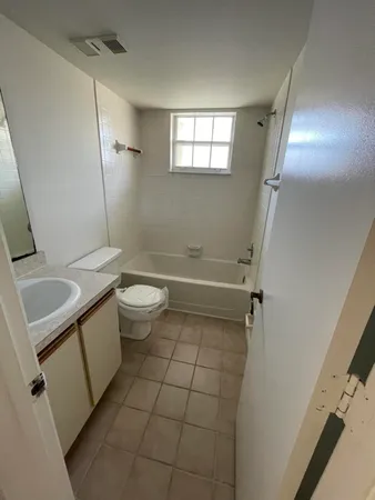 $1,750 | 1550 Southeast Royal Green Circle, Unit P203, Port St. Lucie, FL 34952