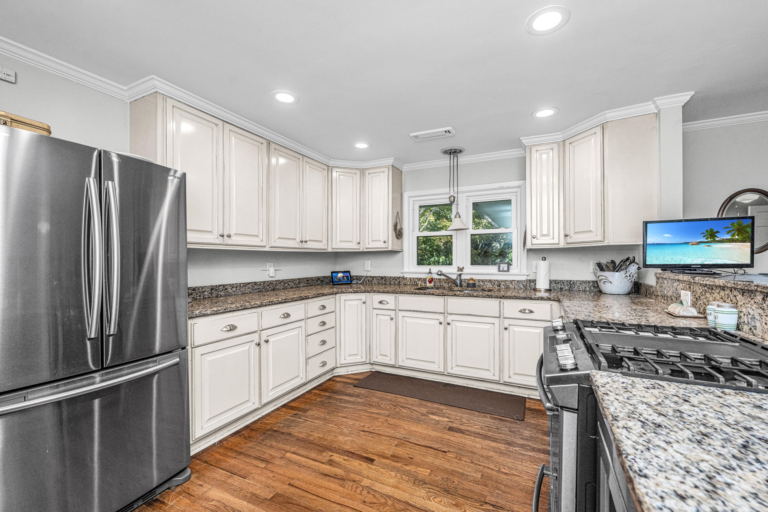 802 Sheldon Road Charleston, SC 29407 - Photo 3 of 37 802SheldonRd014