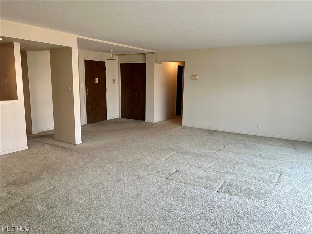22555 Center Ridge Road, Unit 306 Rocky River, OH 44116 - Photo 5 of 25 Entry