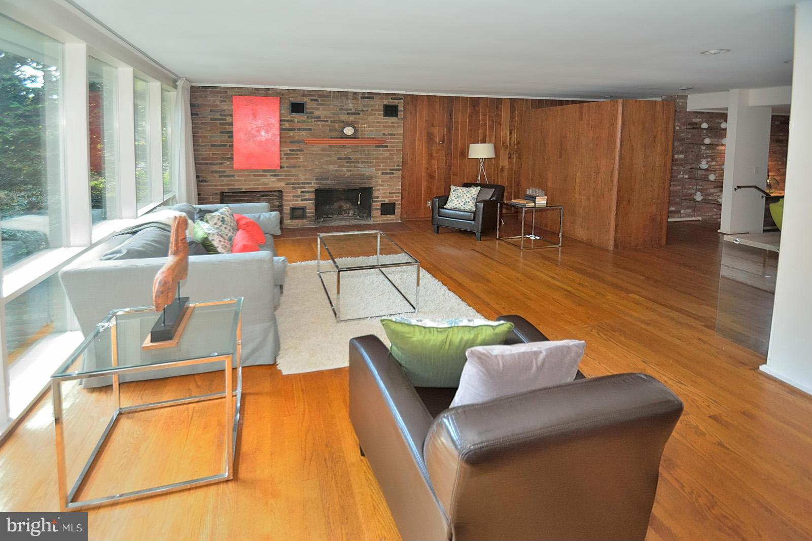 1925 Marthas Road Alexandria, VA 22307 - Photo 9 of 29 a living room with furniture and wooden floor