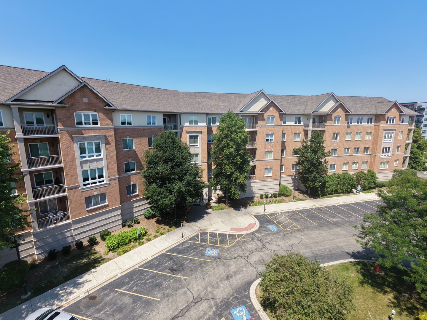 125 North Buffalo Grove Road, Unit 213 Buffalo Grove, IL 60089 - Photo 12 of 27