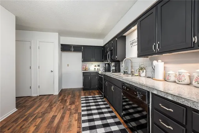 $215,000 | 1416 East 125th Terrace, Unit B, Olathe, KS 66061