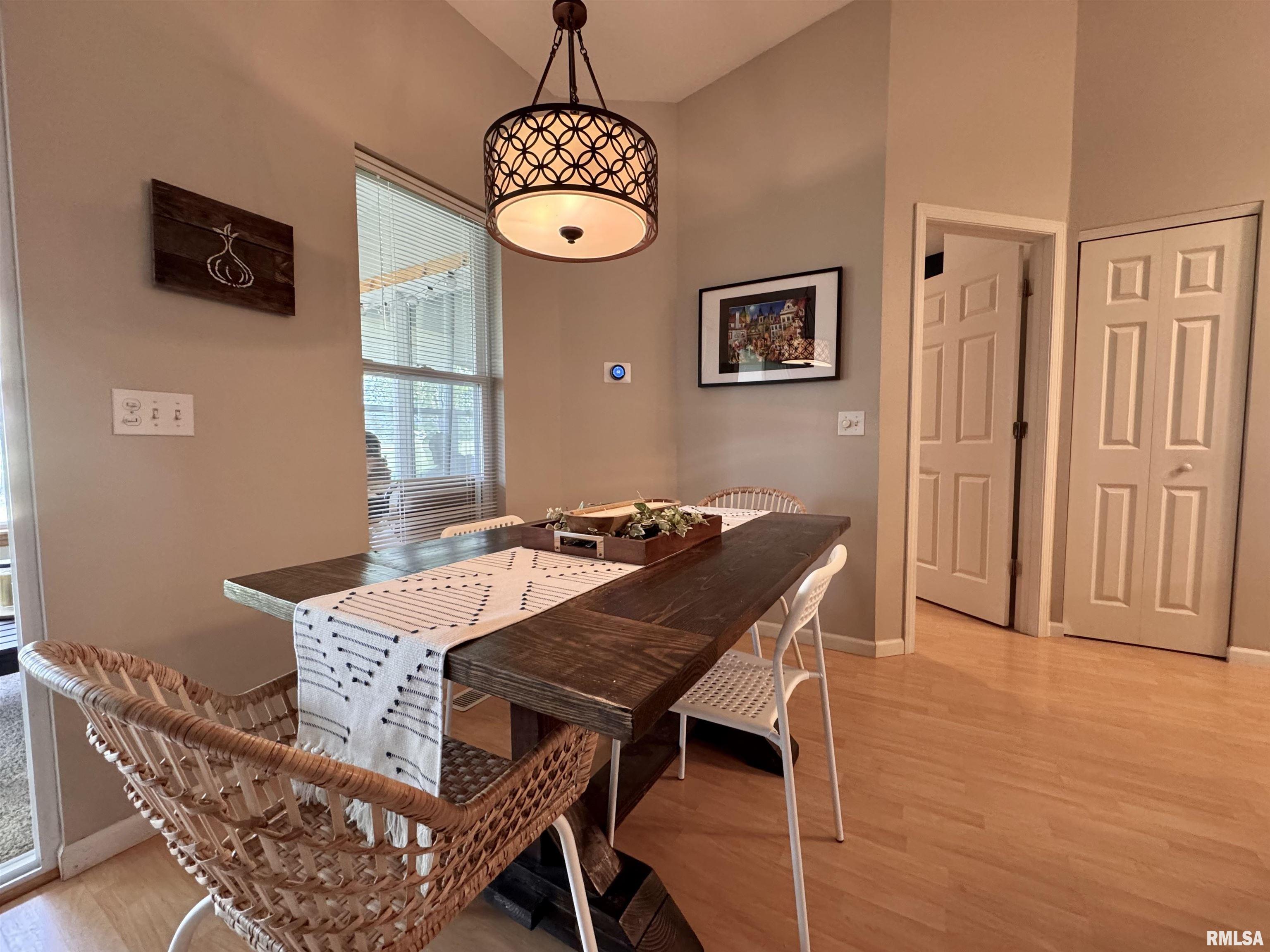 1041 Hawthorn Ridge Macomb, IL 61455 - Photo 8 of 28 Gallery Image 8