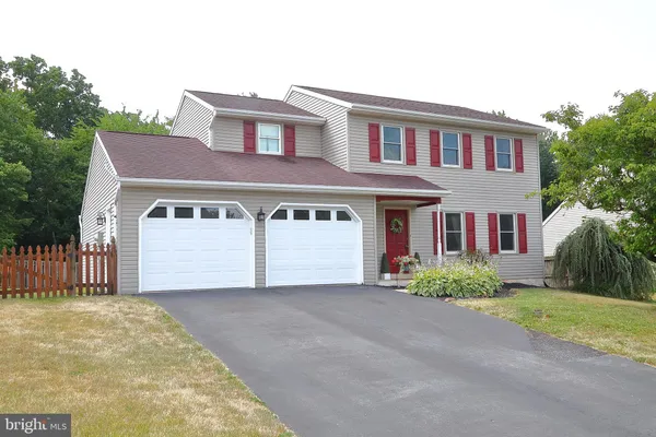$415,000 | 17 T-997, Stevens, PA 17578