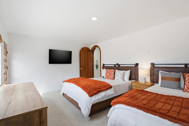 $3,449,999 | 1047 Highland Drive, Del Mar, CA 92014