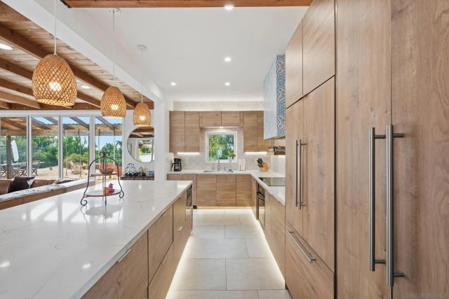 $3,449,999 | 1047 Highland Drive, Del Mar, CA 92014