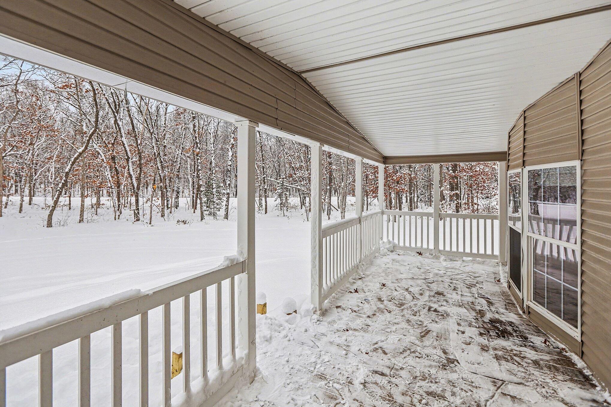 3104 Steinberg Road Manistee, MI 49660 - Photo 17 of 26 Covered porch (2)