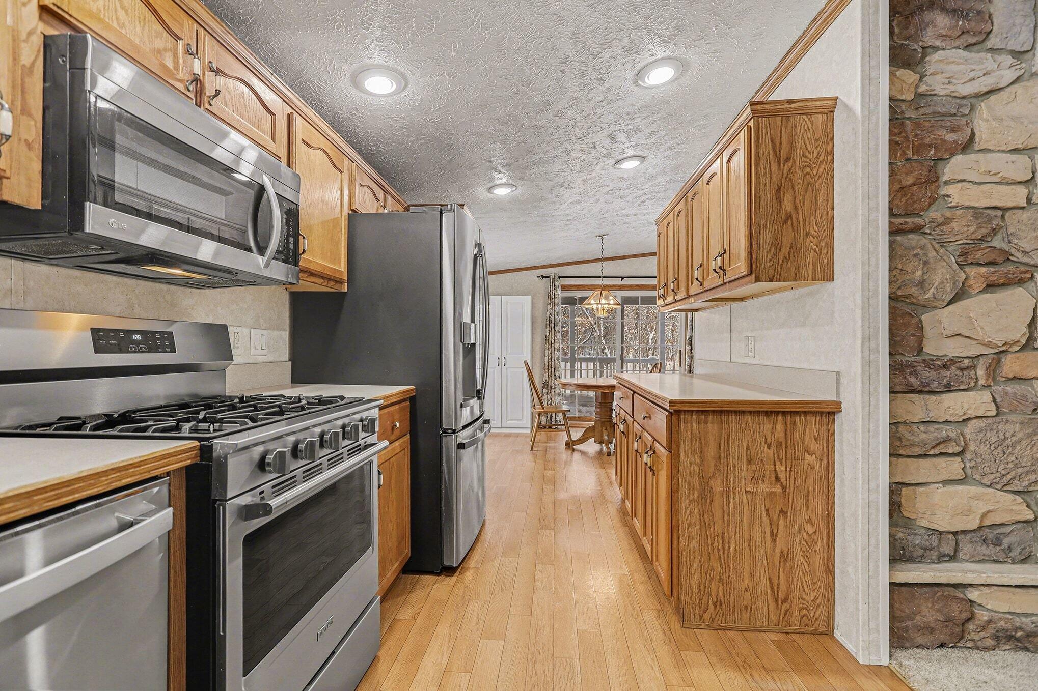 3104 Steinberg Road Manistee, MI 49660 - Photo 3 of 26 All appliances new in last few years