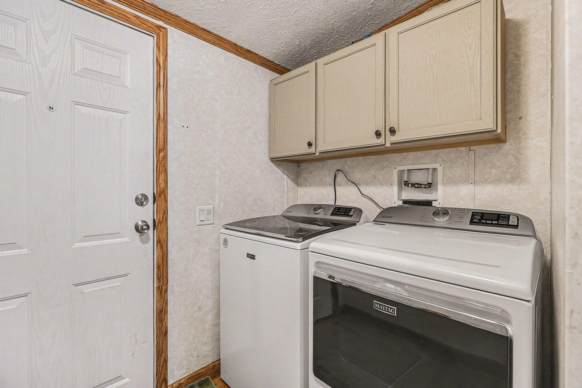 3104 Steinberg Road Manistee, MI 49660 - Photo 5 of 26 Laundry area in mud room