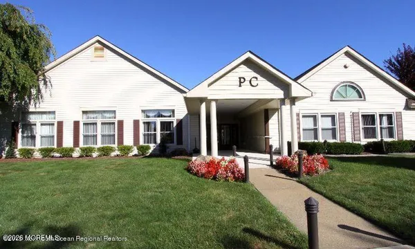 $449,900 | 1 Woodchuck Lane, Brick, NJ 08724