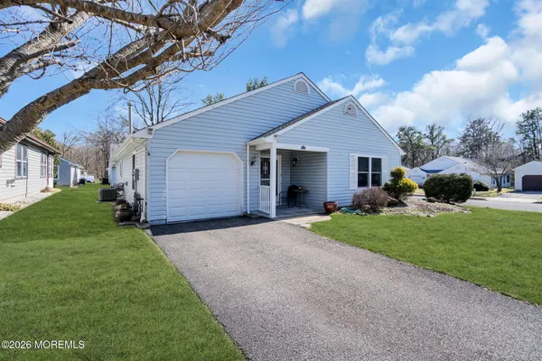 $449,900 | 1 Woodchuck Lane, Brick, NJ 08724