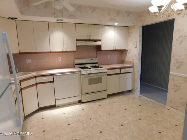 $449,900 | 1 Woodchuck Lane, Brick, NJ 08724