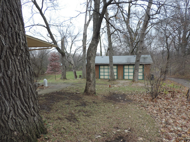 19610 West Manhattan Road Elwood, IL 60421 - Photo 15 of 17 a view of a yard with a tree
