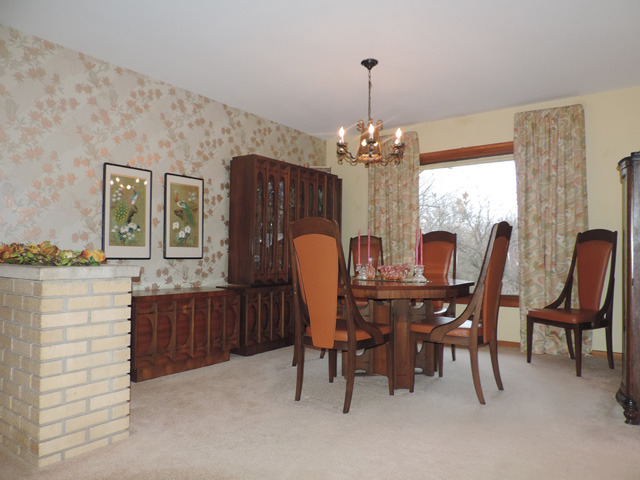 19610 West Manhattan Road Elwood, IL 60421 - Photo 5 of 17 a view of a dining room with furniture and chandelier