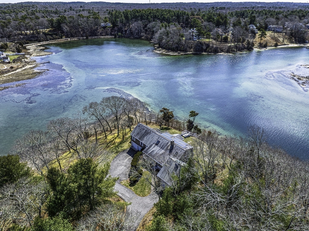 31 Baxendale Road Bourne, MA 02534 - Photo 3 of 37