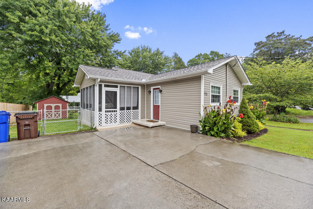 115 Kingsley Road Oak Ridge, TN 37830 - Photo 3 of 29 Kngsly115 (9)