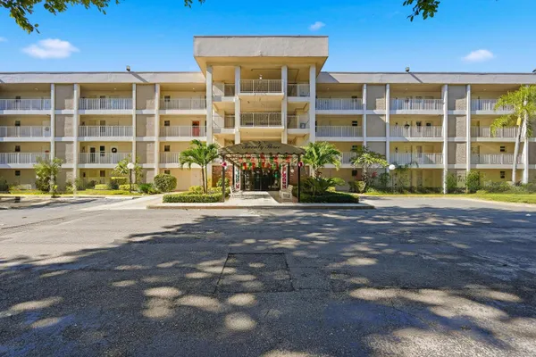 $159,000 | 2601 South Course Drive, Unit 202, Pompano Beach, FL 33069