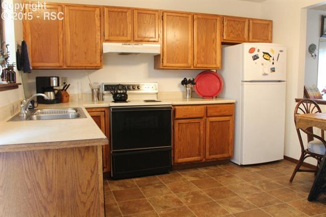 749 Alexander Road, Unit B Colorado Springs, CO 80909 - Photo 10 of 36 Gallery Image 10