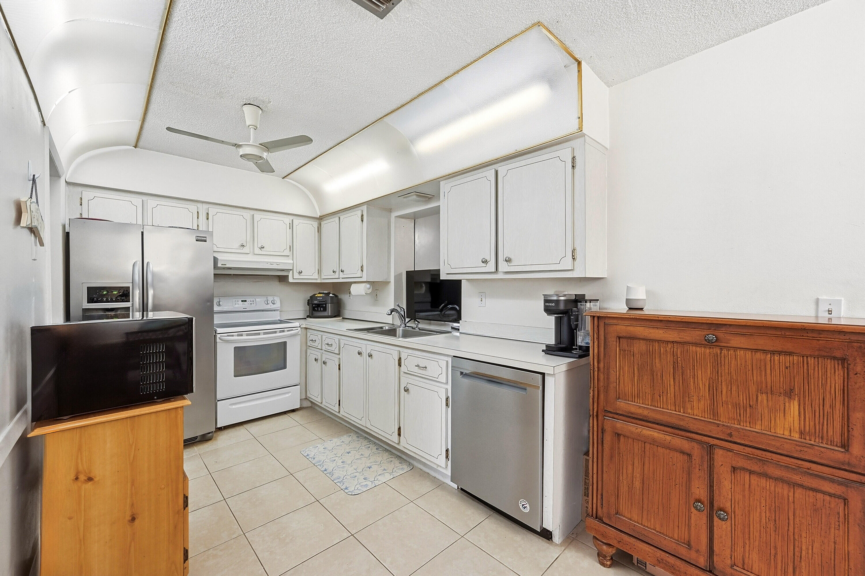 9505 Northwest 73rd Street Tamarac, FL 33321 - Photo 6 of 48 12_stl_7694