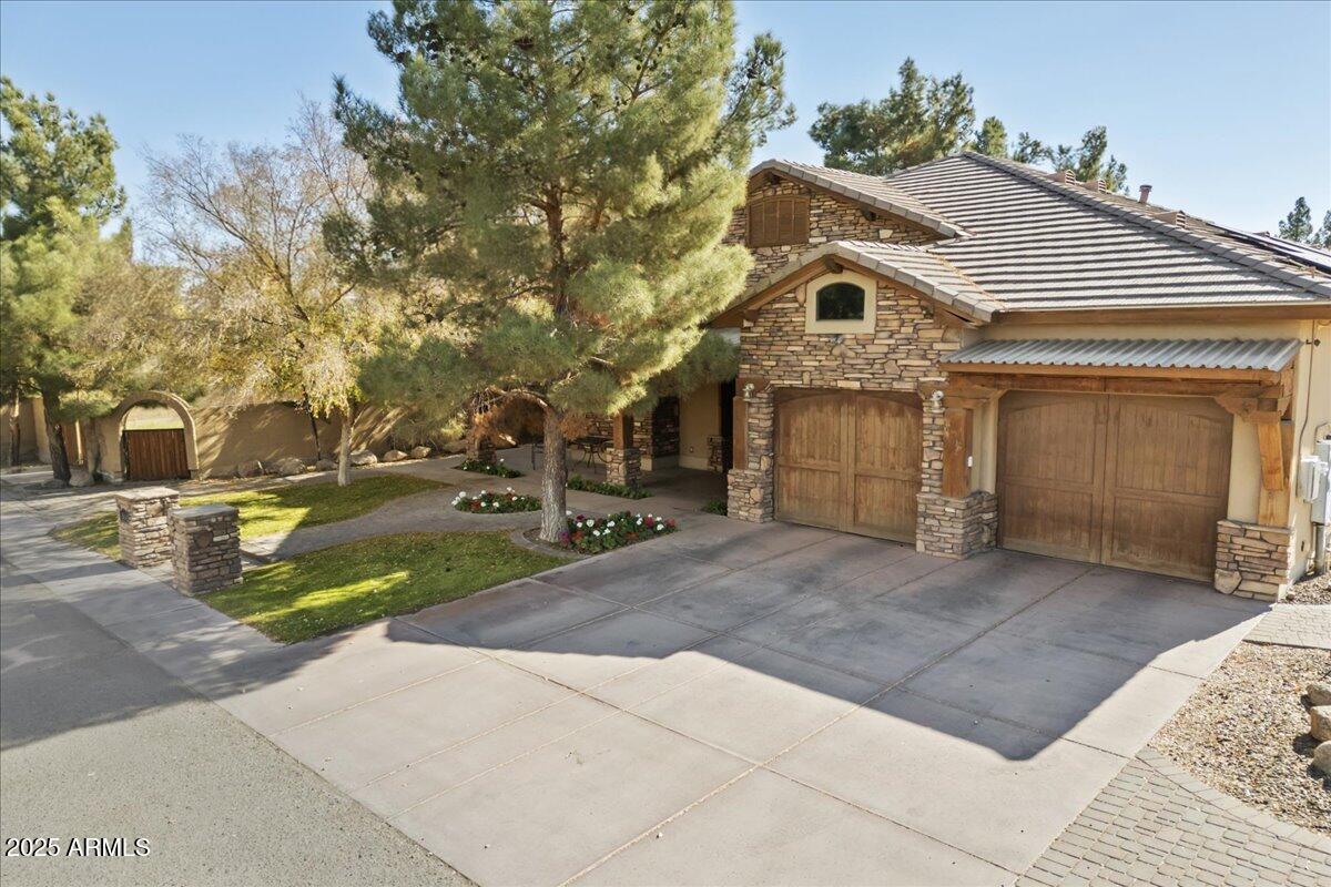 10042 South Greenfield Road Gilbert, AZ 85234 - Photo 54 of 56 Home Front View 2