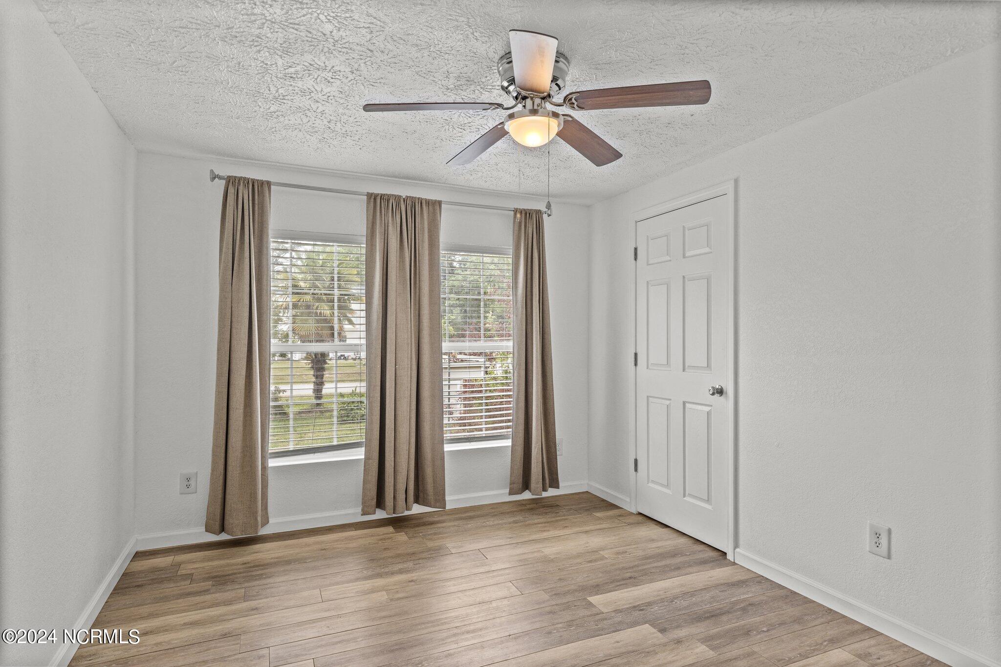 263 Hilltop Road Newport, NC 28570 - Photo 25 of 52 Bedroom with great closet