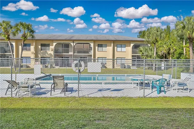 $1,095 | 606 Gerald Avenue, Unit 115, Lehigh Acres, FL 33936